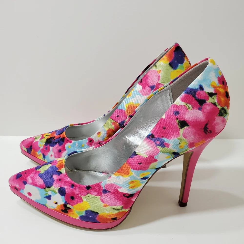 Limelight floral heels.Size 8